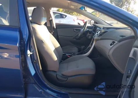 2016 Hyundai Elantra Se z USA, uszkodzony, nr VIN 5NPDH4AE6GH667387